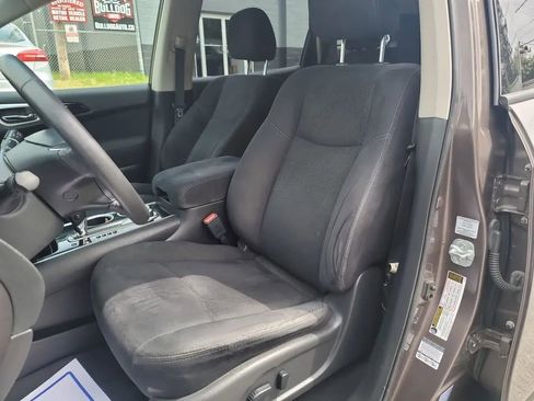 Used 2015 Nissan Pathfinder SV w/ Cargo Package AWD/4WD image 9