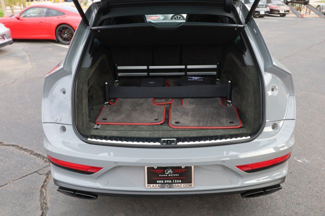 Used 2023 Bentley Bentayga AWD/4WD image 46