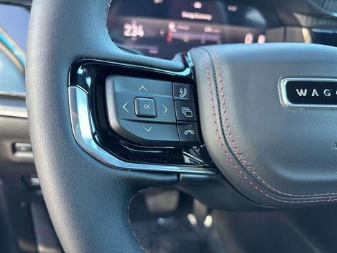 Used 2025 Jeep Wagoneer S Limited image 18