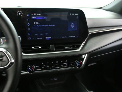 Used 2025 Chevrolet Equinox LT w/ Convenience Package II AWD/4WD image 18