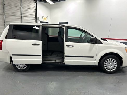 Used 2009 Dodge Grand Caravan w/ PWR Window Group image 9