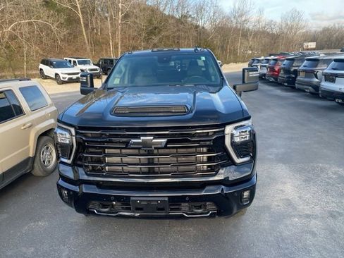 Used 2026 Chevrolet Silverado 2500 LT w/ Trail Boss Package image 3