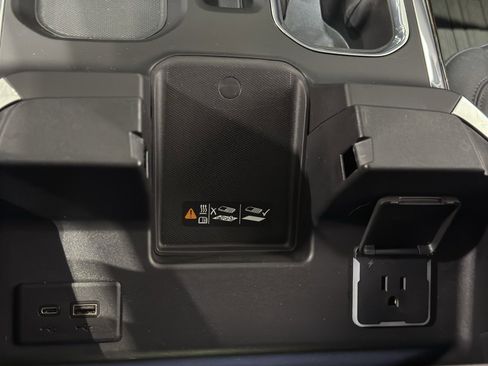 Used 2024 GMC Sierra 1500 Elevation w/ Elevation Premium Package image 36