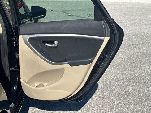 Used 2016 Hyundai Elantra GT image 16