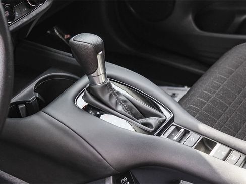 Used 2023 Honda HR-V LX image 26