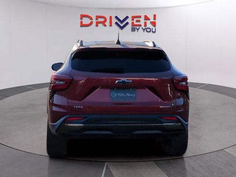 Used 2024 Chevrolet Trax ACTIV w/ Sunroof Package image 4