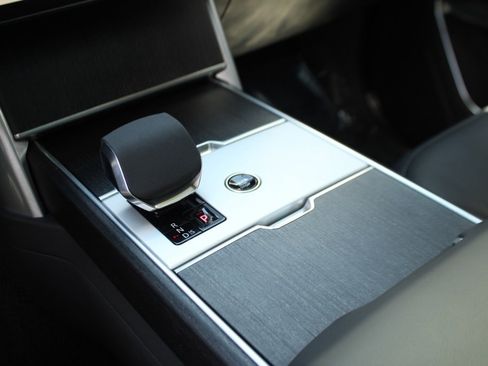 Used 2024 Land Rover Range Rover SE image 19