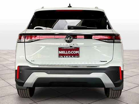 New 2026 Volkswagen Tiguan SE image 6
