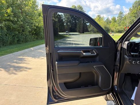 Used 2022 GMC Sierra 1500 Elevation w/ LPO, Elevation Black Package AWD/4WD image 13