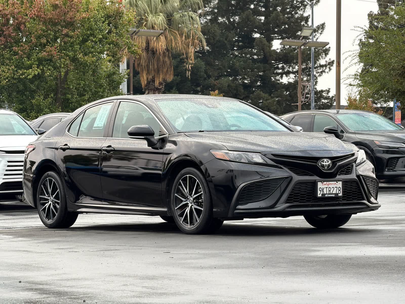 Used 2024 Toyota Camry SE FWD image 5
