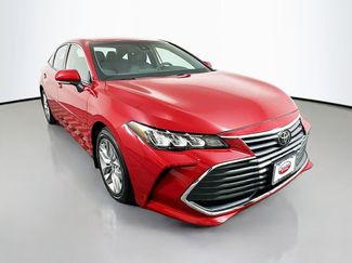 Used 2022 Toyota Avalon XLE video 3
