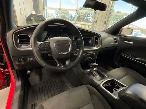 Used 2018 Dodge Charger SXT image 13