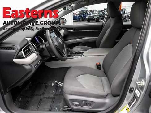 Used 2020 Toyota Camry LE FWD image 13