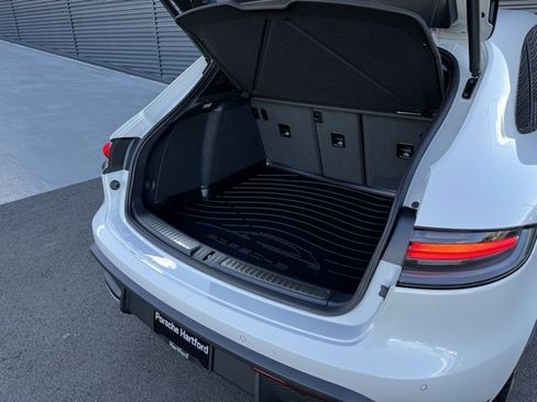New 2026 Porsche Macan image 31