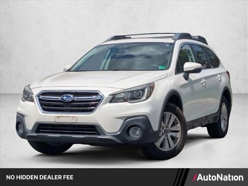 Used 2018 Subaru Outback 2.5i Premium AWD/4WD image 1