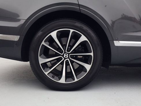 Certified 2018 Bentley Bentayga AWD/4WD image 13