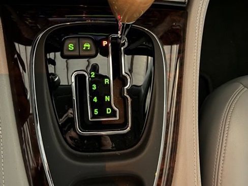 Used 2004 Jaguar XJ8 image 18
