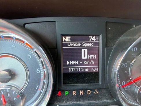 Used 2013 Chrysler Town & Country Touring-L w/ Driver Convenience Group FWD image 12