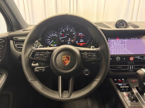 New 2026 Porsche Macan image 11