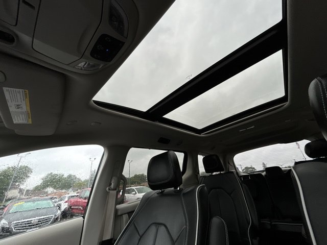 Used 2024 Chrysler Pacifica Limited w/ Uconnect Theater Family Group AWD/4WD image 42