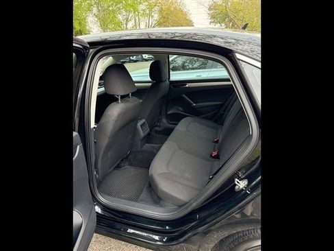 Used 2016 Volkswagen Passat 1.8T S image 5
