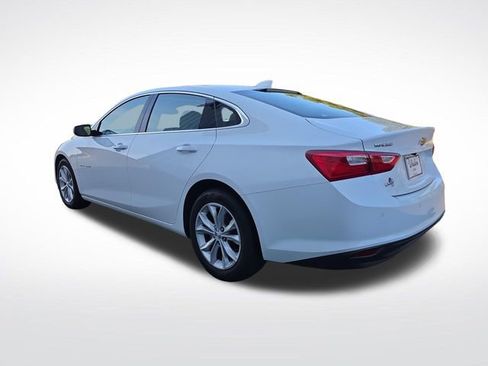 Used 2025 Chevrolet Malibu LT image 3