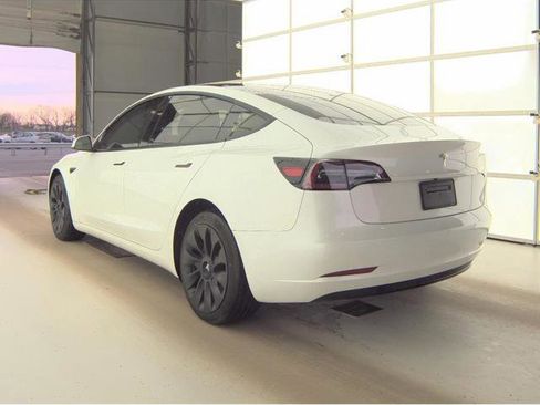 Used 2023 Tesla Model 3 Standard Range image 5