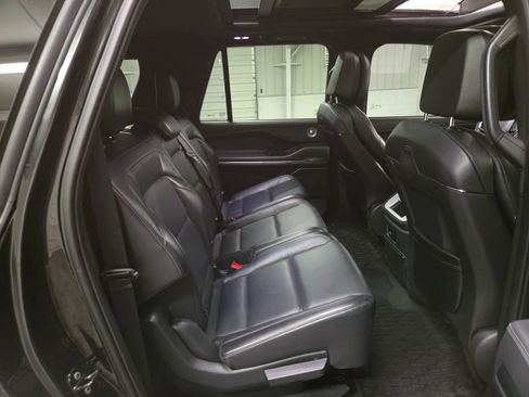 Used 2025 Lincoln Navigator L Reserve w/ Jet Appearance Package AWD/4WD image 30