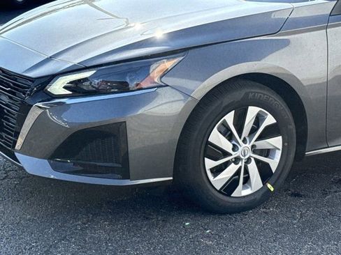 Used 2025 Nissan Altima 2.5 S image 12