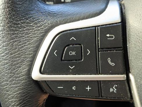 Certified 2024 Toyota Sienna XLE FWD image 26