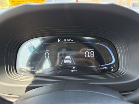 Certified 2024 Hyundai Venue SEL FWD image 26