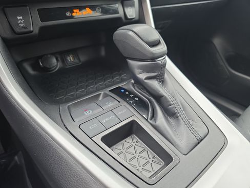 Used 2024 Toyota RAV4 XLE image 35