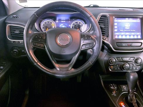 Used 2020 Jeep Cherokee Trailhawk w/ Cold Weather Group image 5