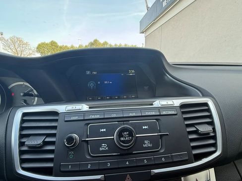 Used 2013 Honda Accord EX image 18