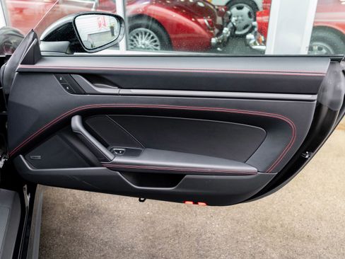 Used 2024 Porsche 911 Targa 4 GTS w/ Premium Package image 32