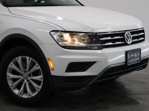 Used 2018 Volkswagen Tiguan SE image 3