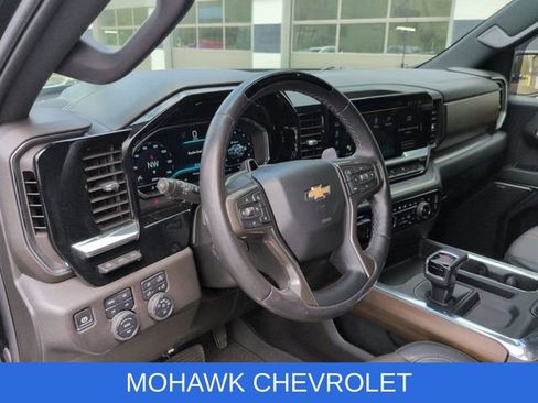 Used 2024 Chevrolet Silverado 1500 High Country w/ Technology Package AWD/4WD image 9