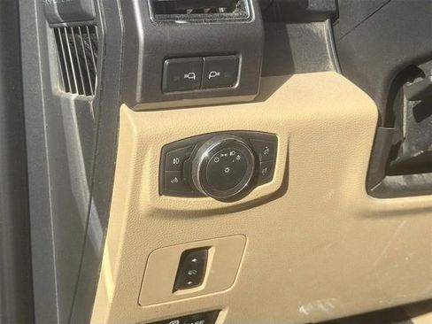 Used 2019 Ford F250 XLT w/ XLT Premium Package AWD/4WD image 10