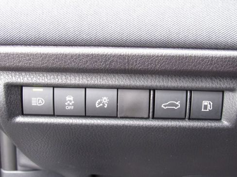 Used 2026 Toyota Camry LE w/ Preferred Package 2 (TMS) FWD image 32