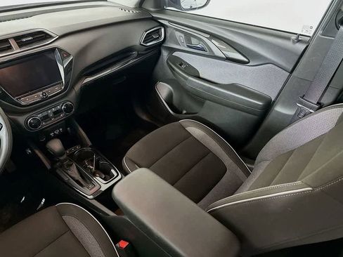 Used 2023 Chevrolet TrailBlazer LT w/ Convenience Package image 11