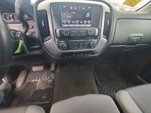 Used 2015 RAM 2500 Tradesman w/ Chrome Appearance Group image 19