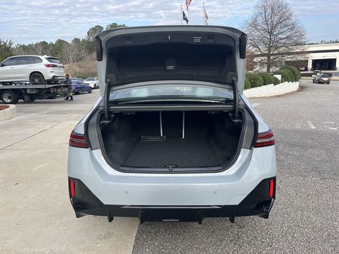 Certified 2025 BMW i5 M60 w/ Premium Package image 34