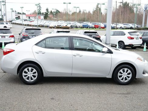 Used 2017 Toyota Corolla L image 6