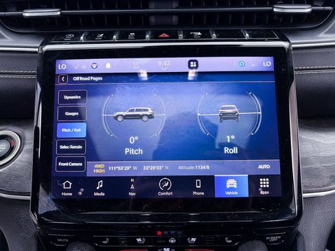 Used 2021 Jeep Grand Cherokee L Limited w/ Luxury Tech Group II image 23