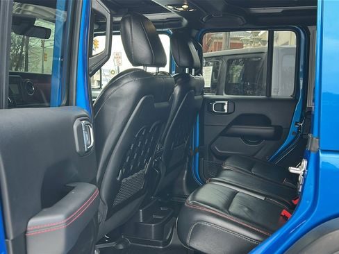 Certified 2022 Jeep Wrangler Unlimited Rubicon w/ Xtreme Recon 35" Tire Package image 30