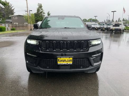 Used 2024 Jeep Grand Cherokee Limited w/ Luxury Tech Group II AWD/4WD image 10