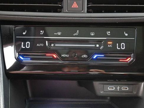 Used 2025 Volkswagen Jetta SEL FWD image 23