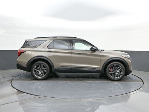 New 2026 Ford Explorer ST-Line w/ ST-Line Street Pack image 24
