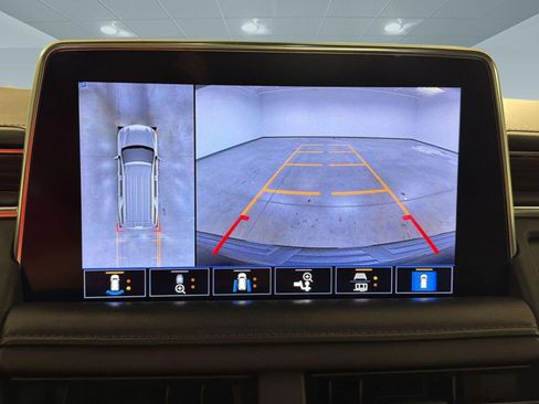 Used 2021 Chevrolet Tahoe High Country w/ Premium Package RWD image 25
