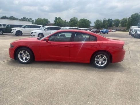 Used 2022 Dodge Charger SXT w/ Leather Interior Group image 3